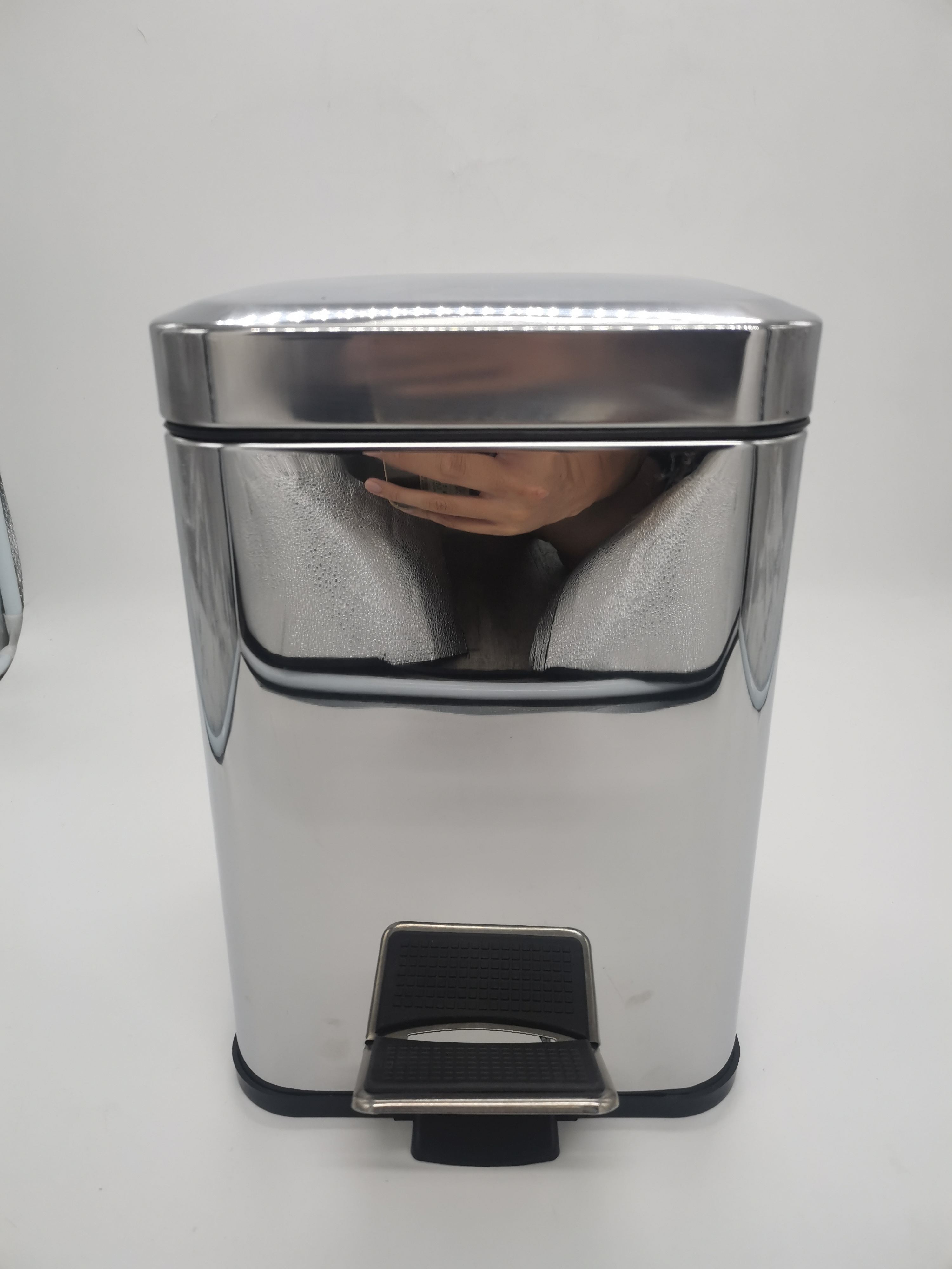 yard waste bin with wheels