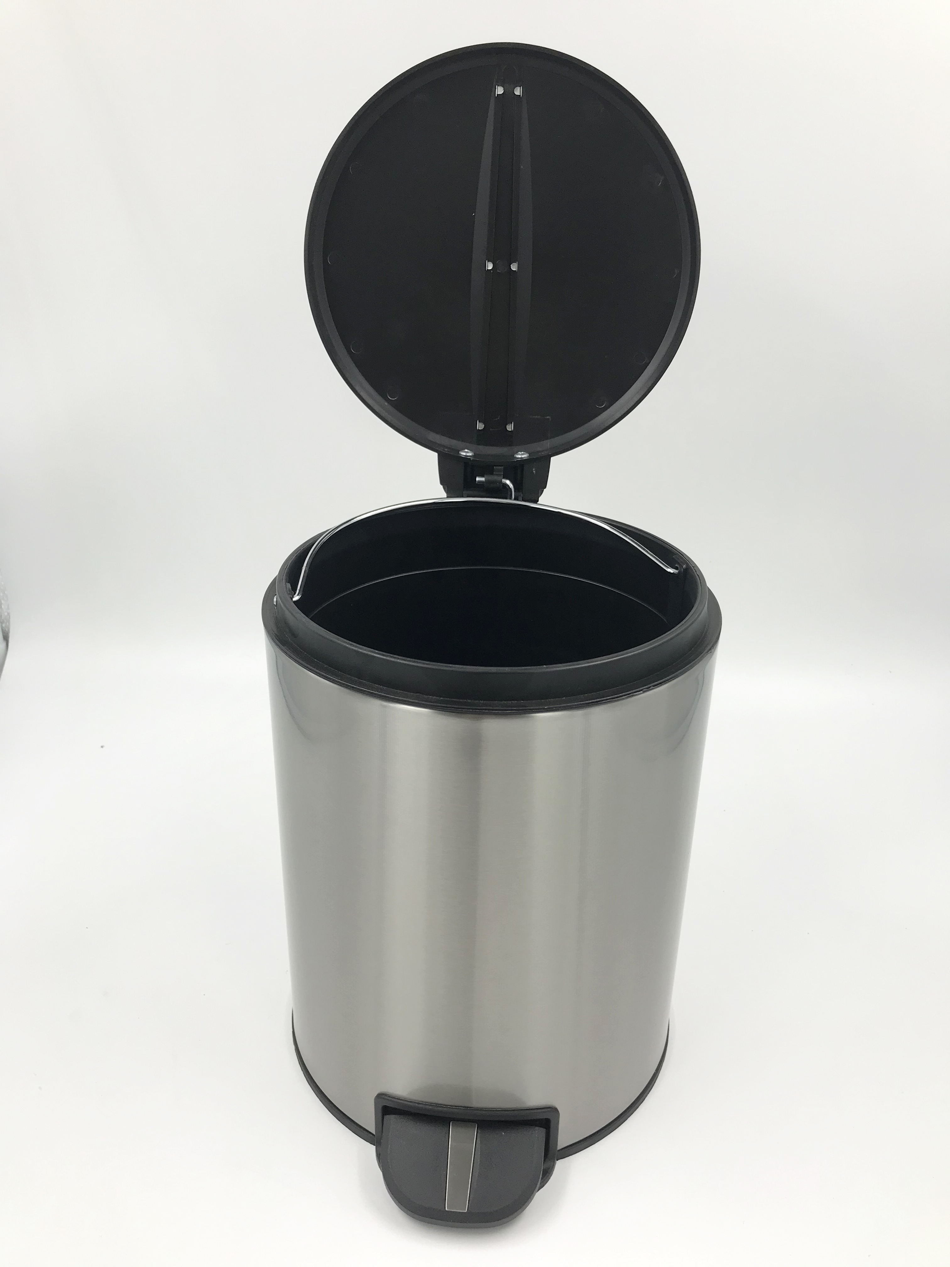 cheap plastic waste bin