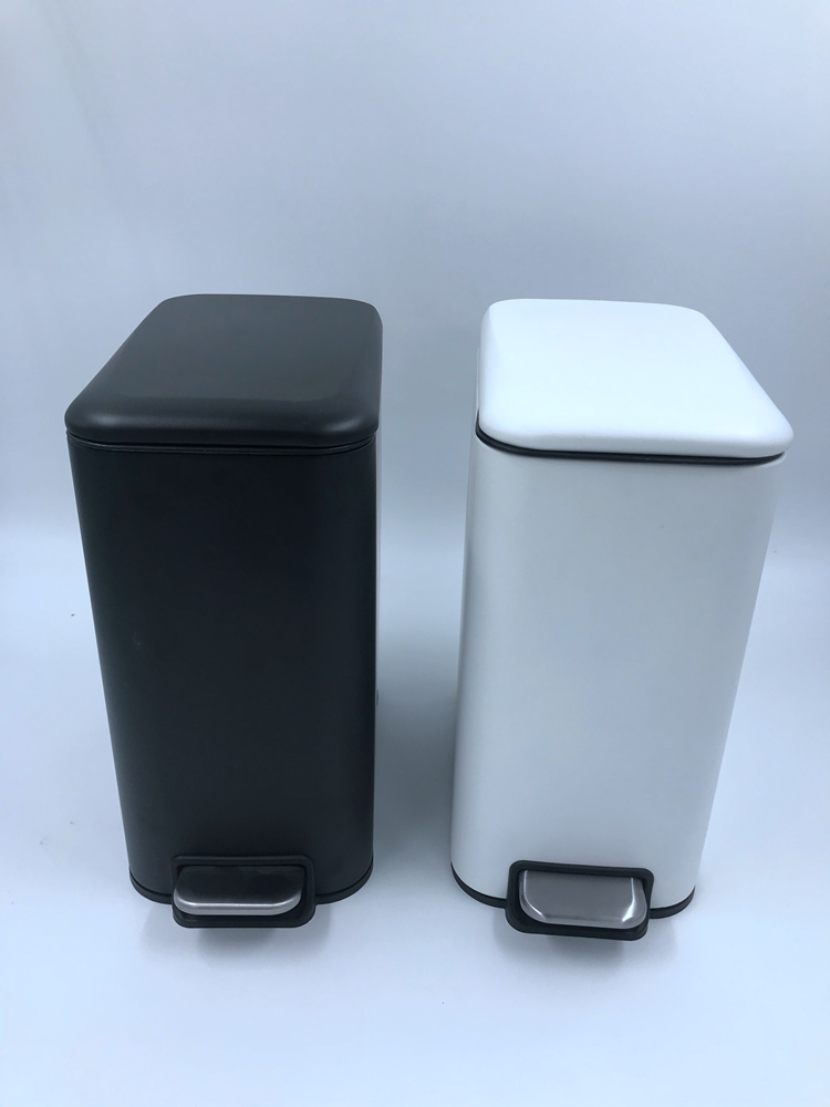 Steel Step Pedal Trash Can With Inner Bucket