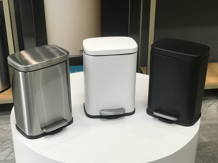 waste bin with lid