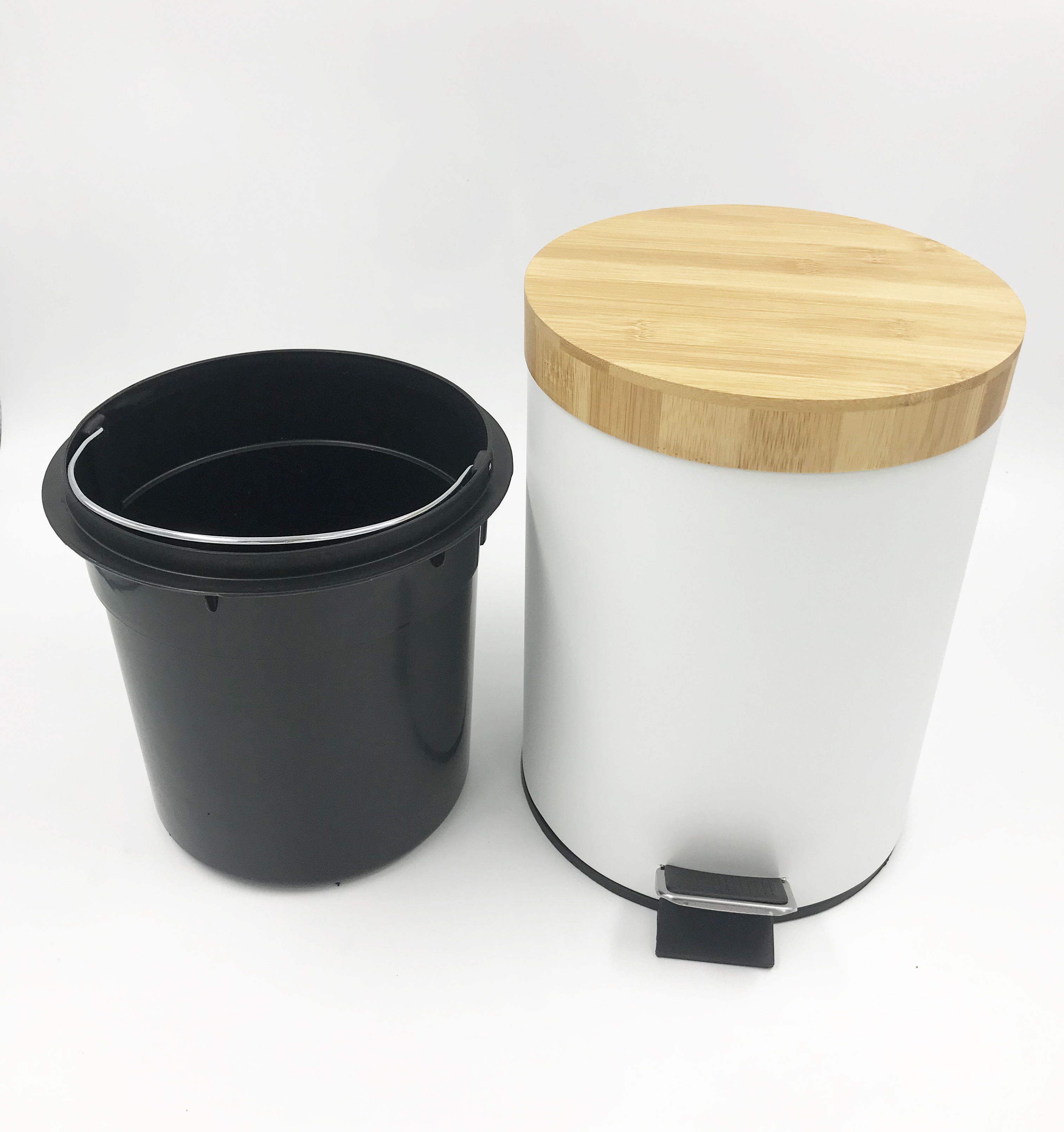 outdoor wicker waste bin