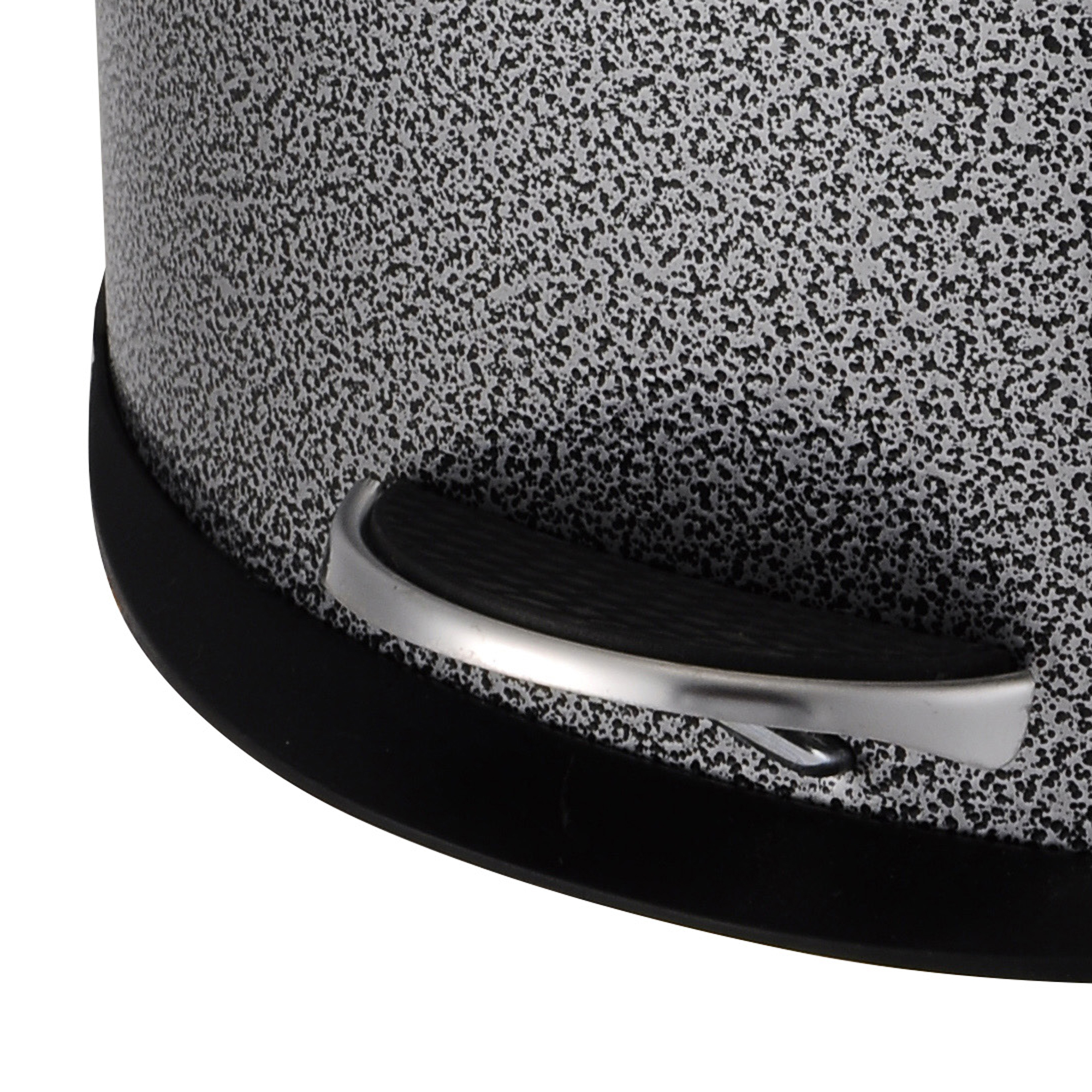 green yard waste bin