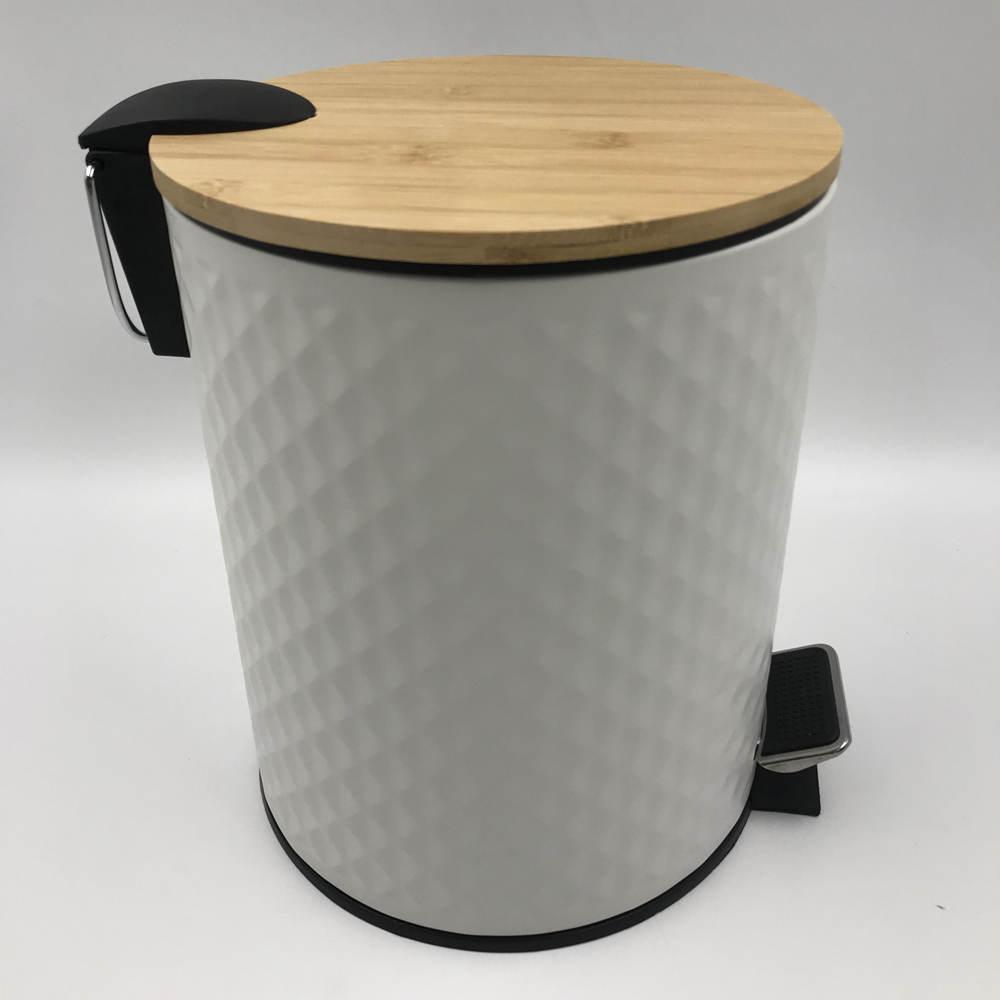 covered waste bin