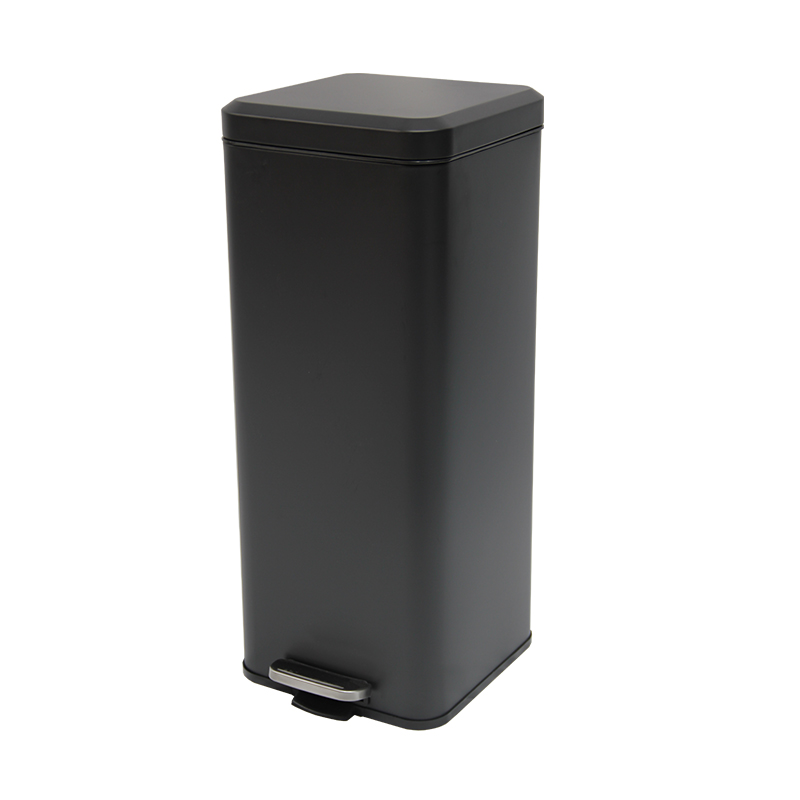 black trash can
