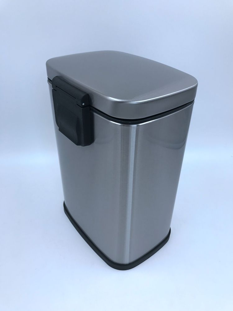 beige waste bin