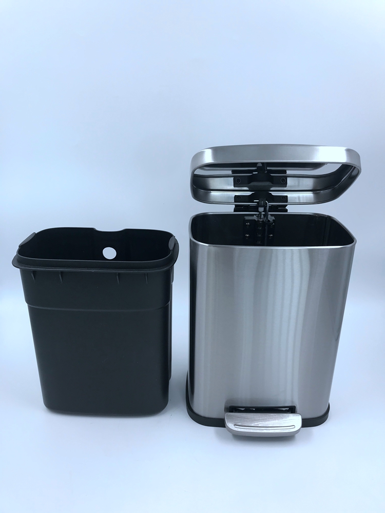 yard waste bins